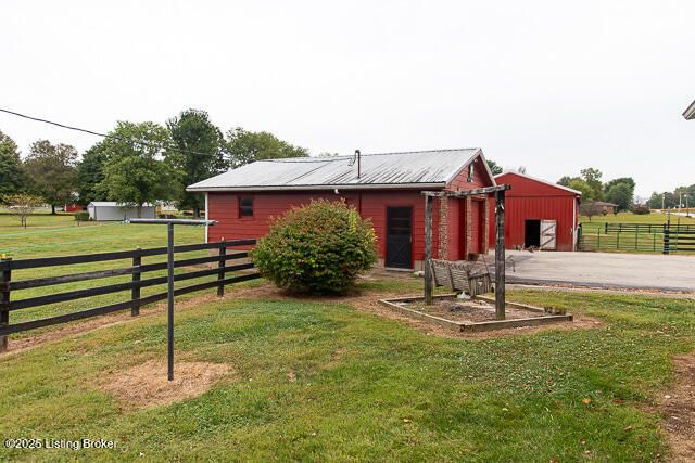 6734 N SR 7, Madison, IN 47250