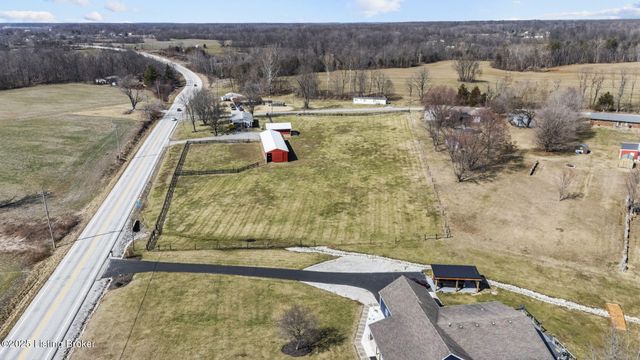 6734 N SR 7, Madison, IN 47250