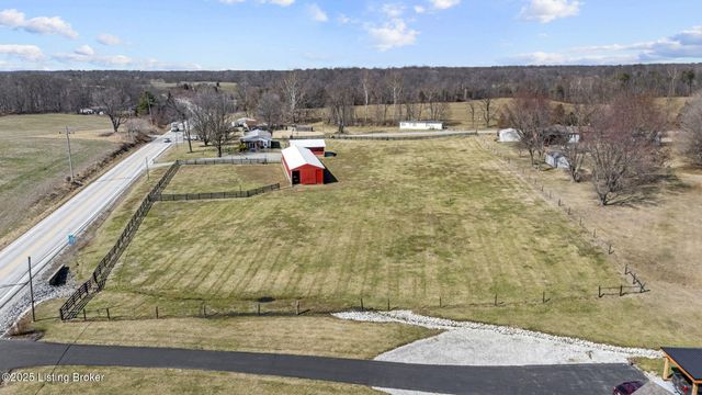 6734 N SR 7, Madison, IN 47250