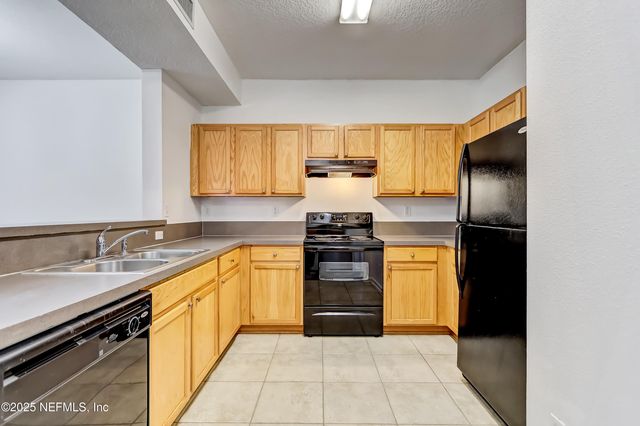 575 OAKLEAF PLANTATION Parkway 1303, Orange Park, FL 32065