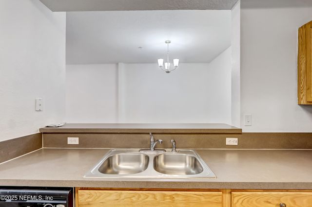 575 OAKLEAF PLANTATION Parkway 1303, Orange Park, FL 32065