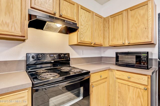 575 OAKLEAF PLANTATION Parkway 1303, Orange Park, FL 32065