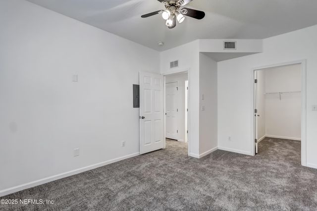 575 OAKLEAF PLANTATION Parkway 1303, Orange Park, FL 32065