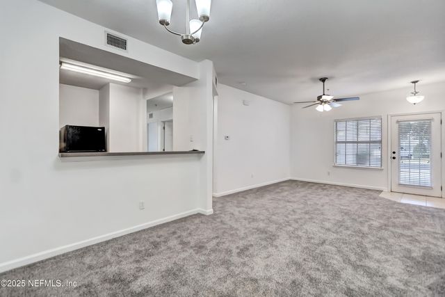 575 OAKLEAF PLANTATION Parkway 1303, Orange Park, FL 32065