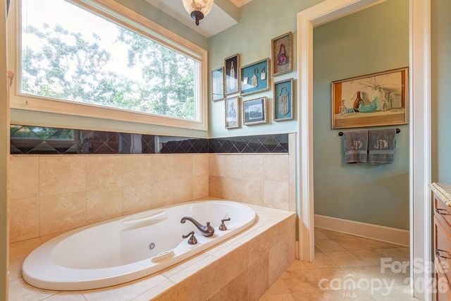 3 Gale Kelly Court, Weaverville, NC 28787