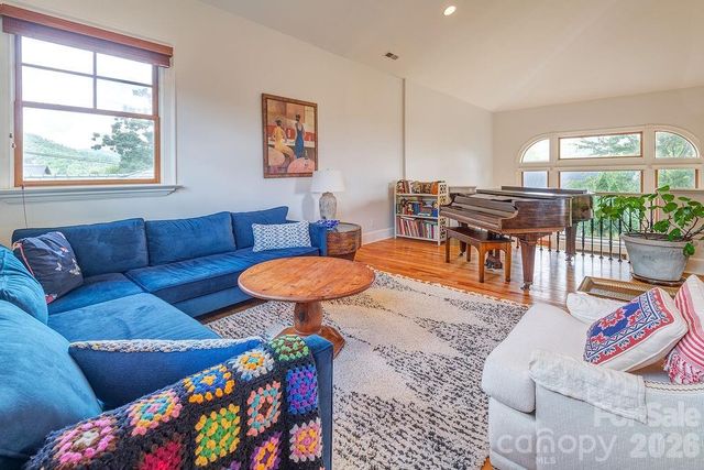 3 Gale Kelly Court, Weaverville, NC 28787