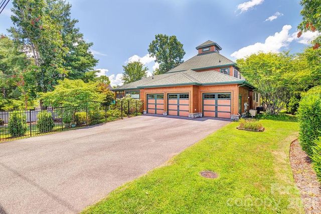 3 Gale Kelly Court, Weaverville, NC 28787