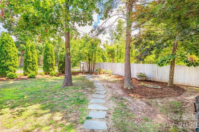 3 Gale Kelly Court, Weaverville, NC 28787