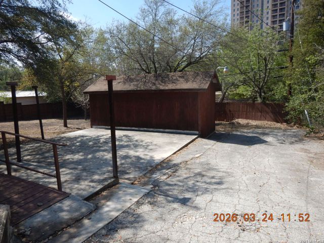 122 Downing, San Antonio, TX 78209