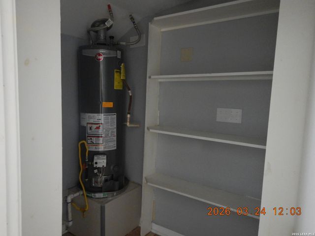 122 Downing, San Antonio, TX 78209