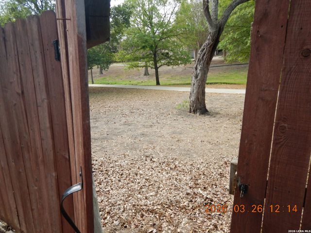 122 Downing, San Antonio, TX 78209
