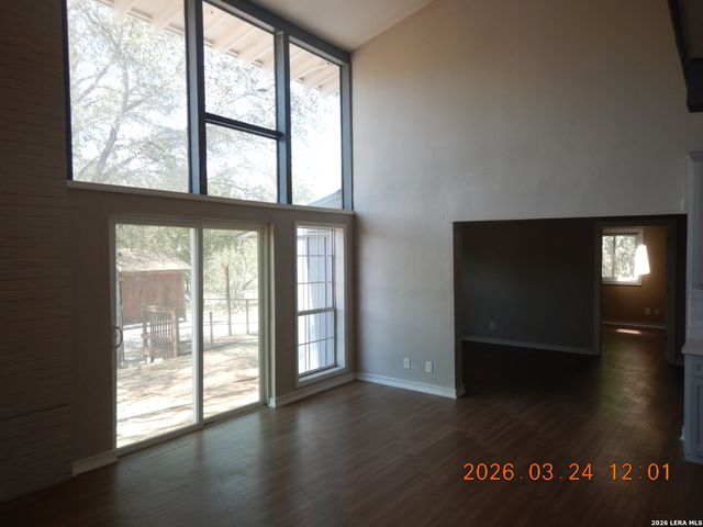 122 Downing, San Antonio, TX 78209
