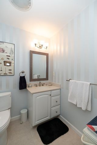 8 Masi Meadow Ln A, Middleton, MA 01949