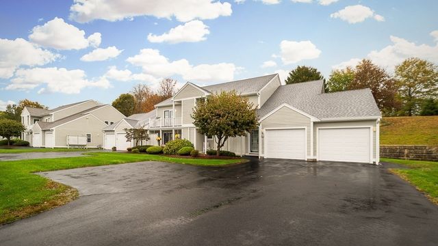 8 Masi Meadow Ln A, Middleton, MA 01949