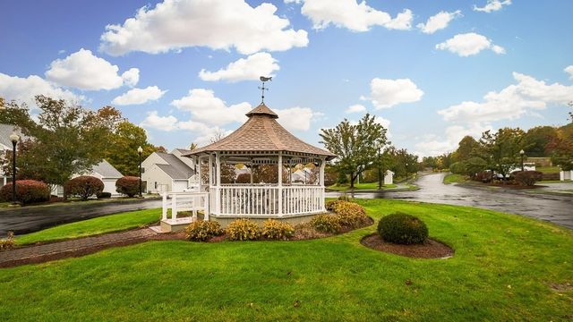 8 Masi Meadow Ln A, Middleton, MA 01949