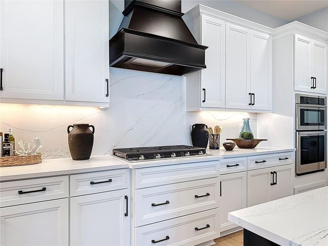 6105 WHITE MANGROVE LANE, Bradenton, FL 34210