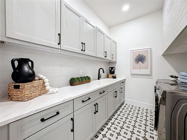 6105 WHITE MANGROVE LANE, Bradenton, FL 34210