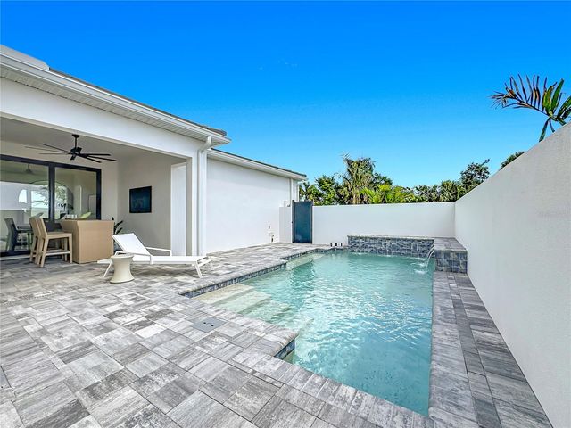 6105 WHITE MANGROVE LANE, Bradenton, FL 34210