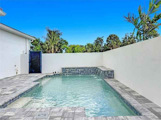 6105 WHITE MANGROVE LANE, Bradenton, FL 34210