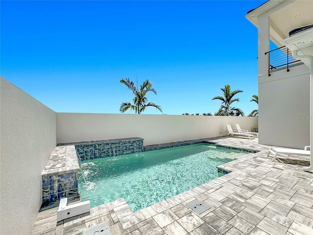 6105 WHITE MANGROVE LANE, Bradenton, FL 34210