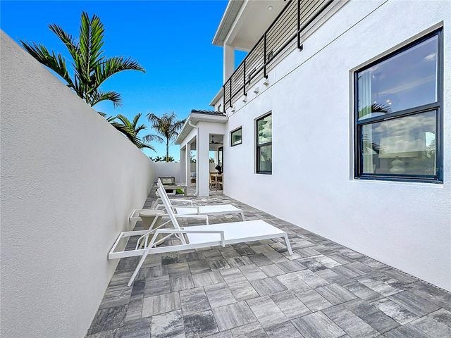 6105 WHITE MANGROVE LANE, Bradenton, FL 34210