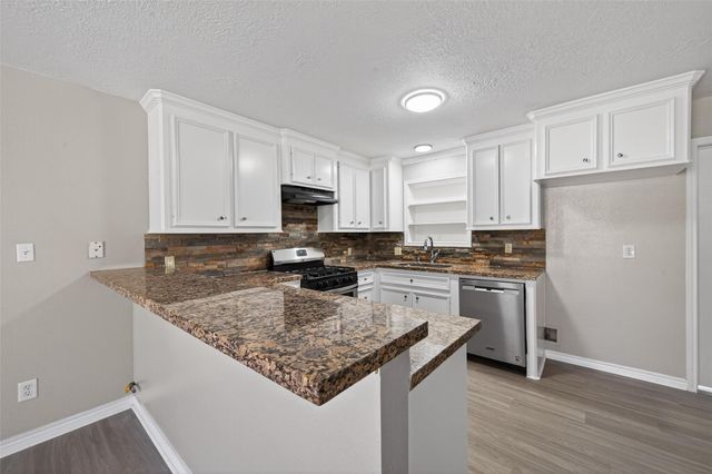 210 N Shirley Lane, Willis, TX 77378