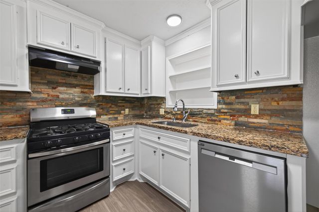 210 N Shirley Lane, Willis, TX 77378