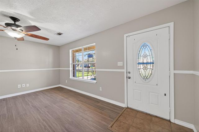 210 N Shirley Lane, Willis, TX 77378