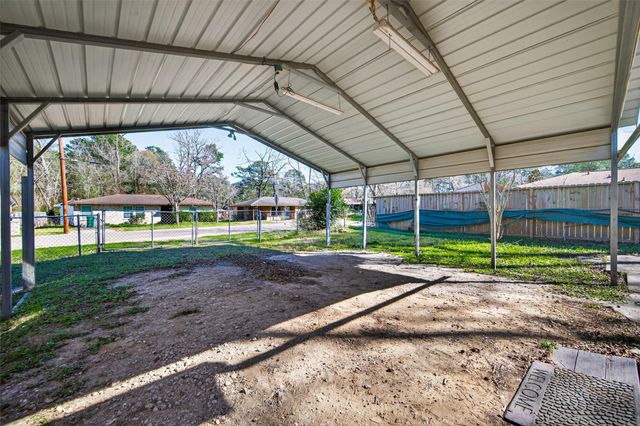 210 N Shirley Lane, Willis, TX 77378