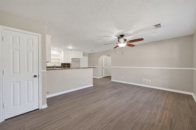 210 N Shirley Lane, Willis, TX 77378