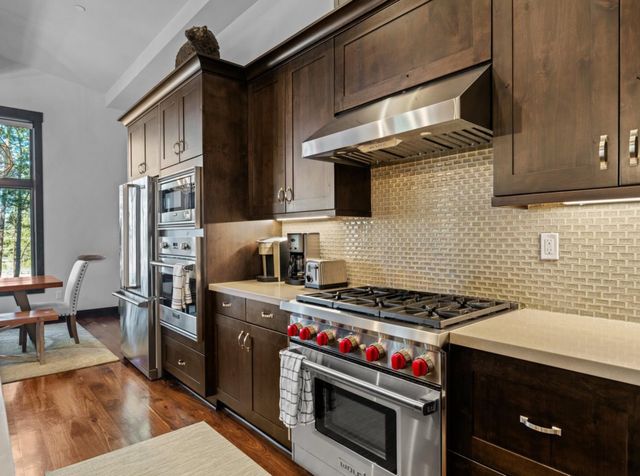 9098 Heartwood Drive, Truckee, CA 96161