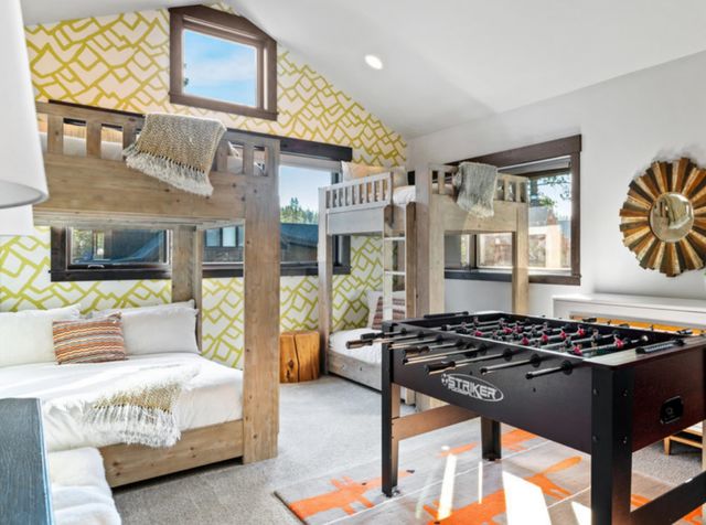 9098 Heartwood Drive, Truckee, CA 96161