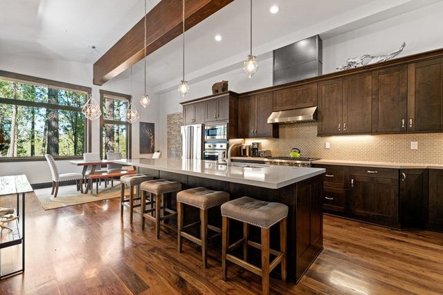 9098 Heartwood Drive, Truckee, CA 96161