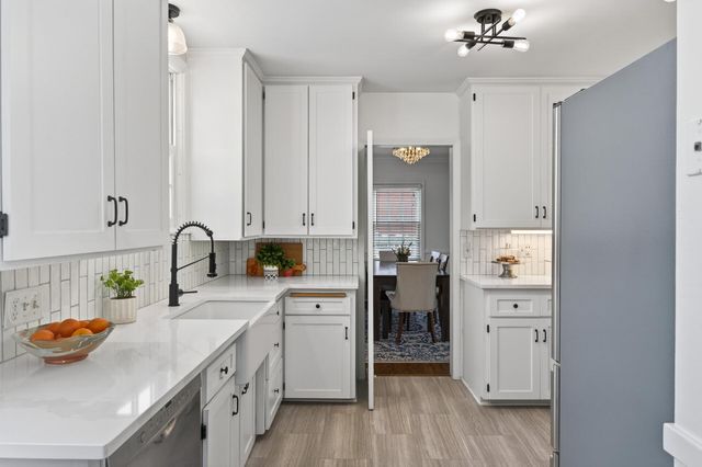 1885 Eleanor Avenue, Saint Paul, MN 55116