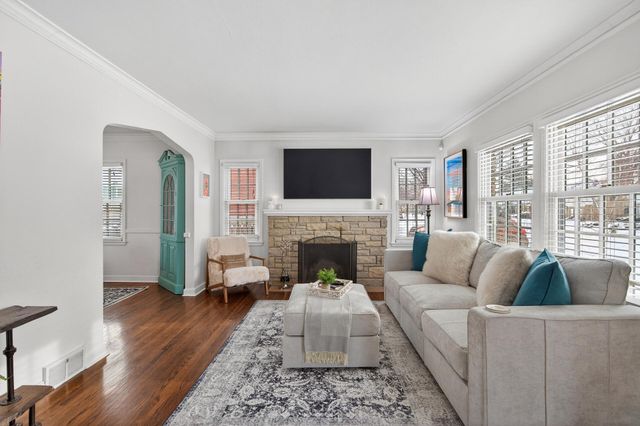 1885 Eleanor Avenue, Saint Paul, MN 55116