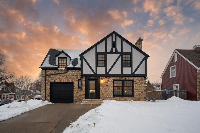 1885 Eleanor Avenue, Saint Paul, MN 55116