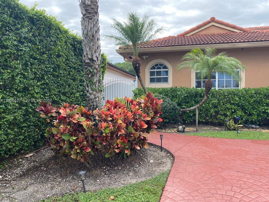 39** SW 144th Avenue A, Miami, FL 33175
