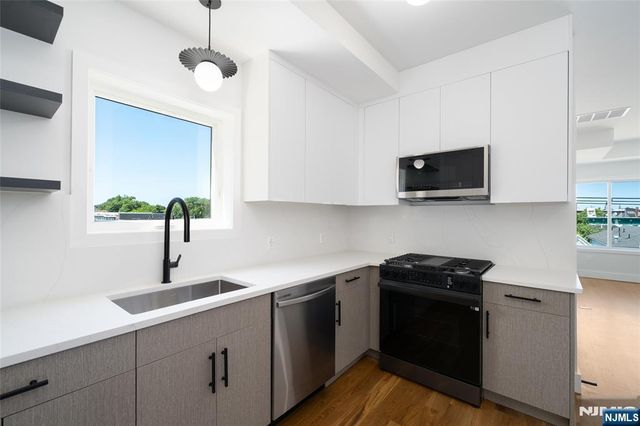 67 Virginia Avenue 4, Jersey City, NJ 07304