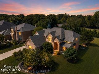 94 Ingram Drive, Troy, MI 48098