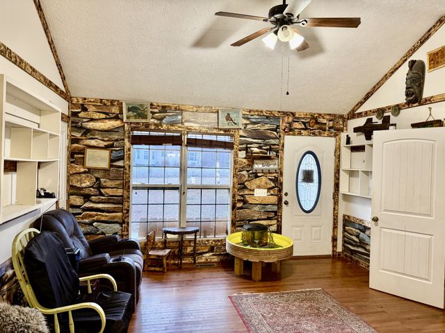 225 Lake Forrest Rd, Lynchburg, TN 37352