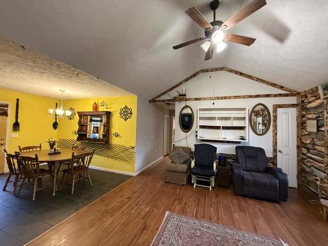 225 Lake Forrest Rd, Lynchburg, TN 37352