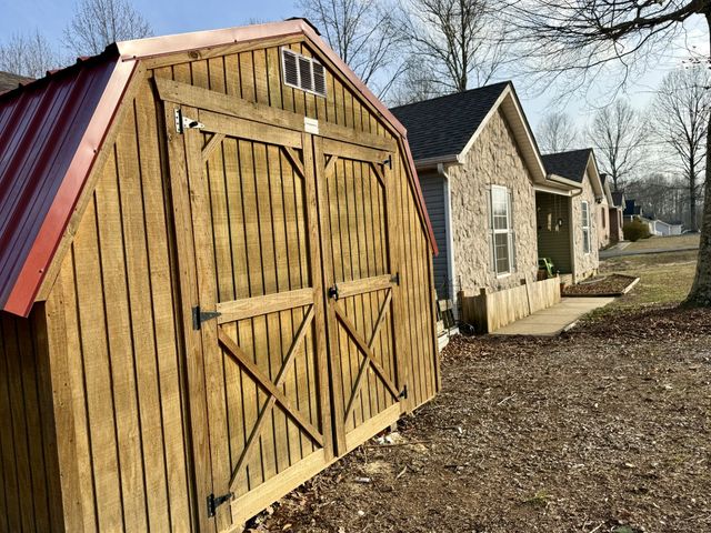 225 Lake Forrest Rd, Lynchburg, TN 37352