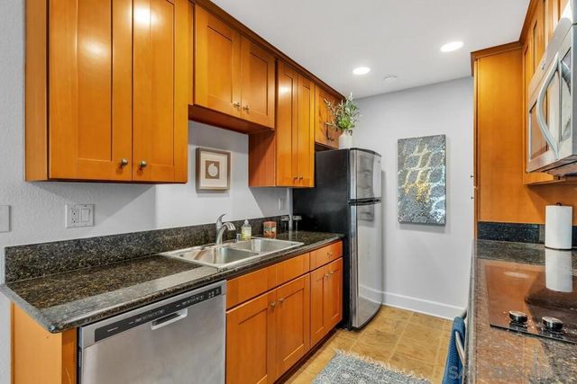 3116 Via Alicante G, La Jolla, CA 92037