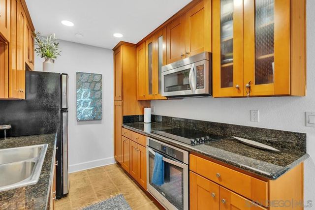 3116 Via Alicante G, La Jolla, CA 92037