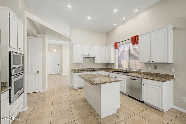3123 E AMBER RIDGE Way, Phoenix, AZ 85048