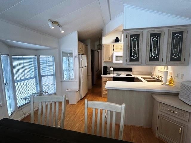 6 Robin Ave., Myrtle Beach, SC 29572