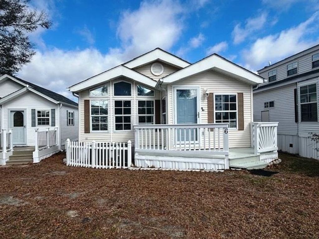6 Robin Ave., Myrtle Beach, SC 29572