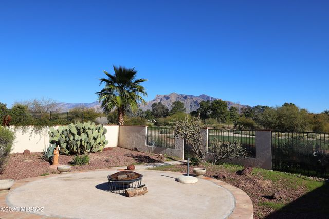 8556 N Arnold Palmer Drive, Tucson, AZ 85742