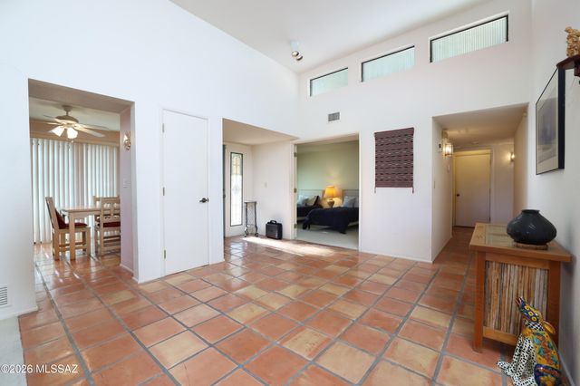 8556 N Arnold Palmer Drive, Tucson, AZ 85742