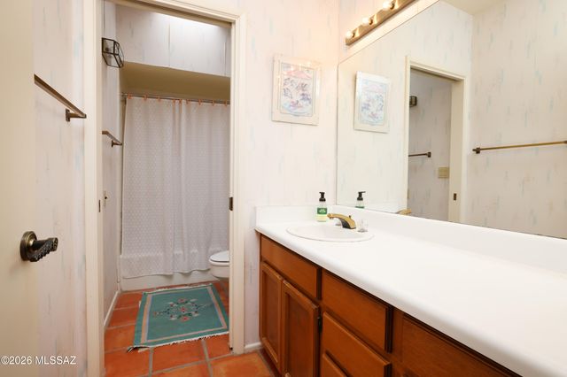 8556 N Arnold Palmer Drive, Tucson, AZ 85742